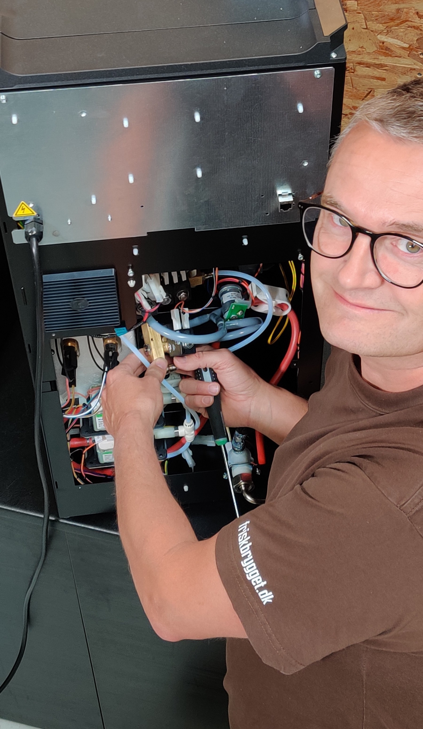service Service af kaffemaskine