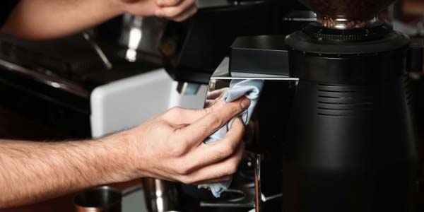 Rengøring af kaffemaskine